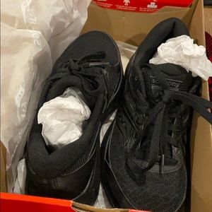 Saucony Slip Resistant Shoes